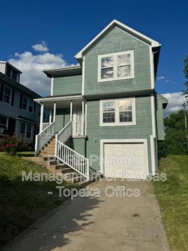 House for rent at 3227 Park Ave, Kansas City, MO 64109