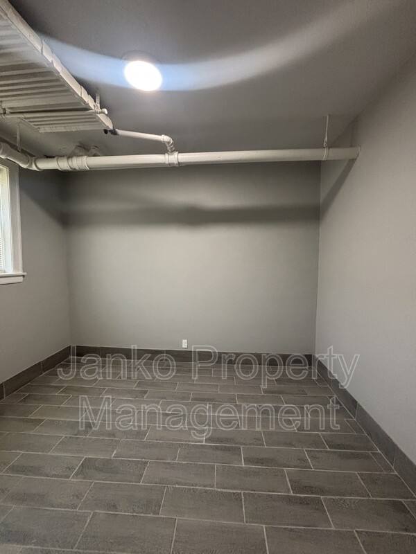 Apartment for rent at 658 E 81st St #G, Chicago, IL 60619