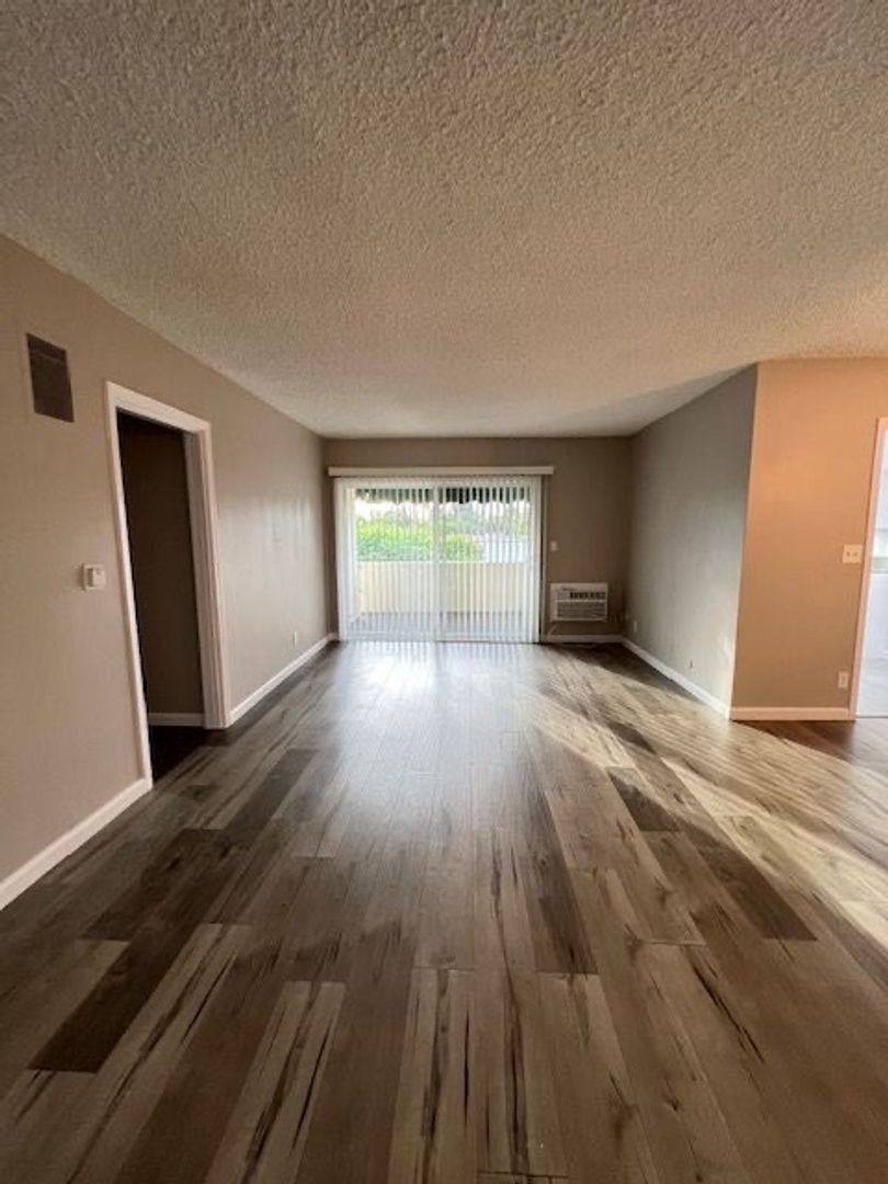 Apartment for rent at 6150 Reseda Blvd, Reseda, CA 91335