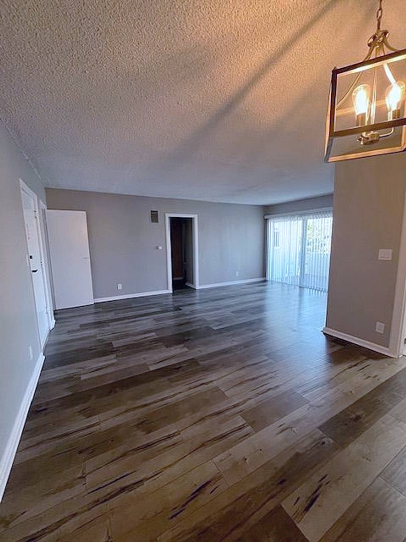 Apartment for rent at 6150 Reseda Blvd, Reseda, CA 91335