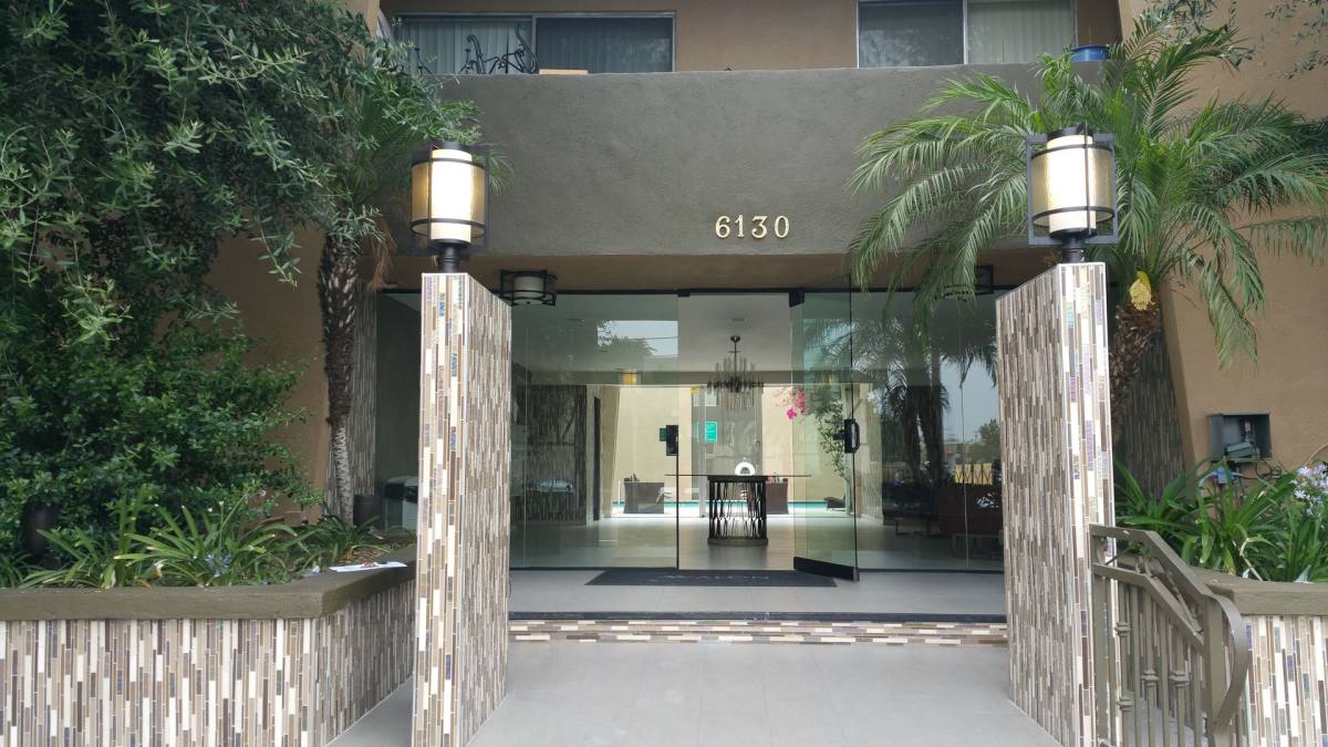 Apartment for rent at 6210 Reseda Blvd, Reseda, CA 91335