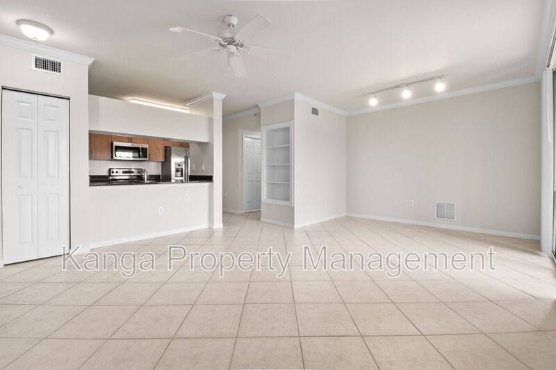 Condo for rent at 6556 Emerald Dunes Dr #302, West Palm Beach, FL 33411