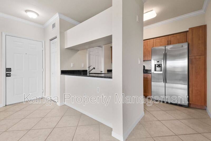 Condo for rent at 6556 Emerald Dunes Dr #302, West Palm Beach, FL 33411