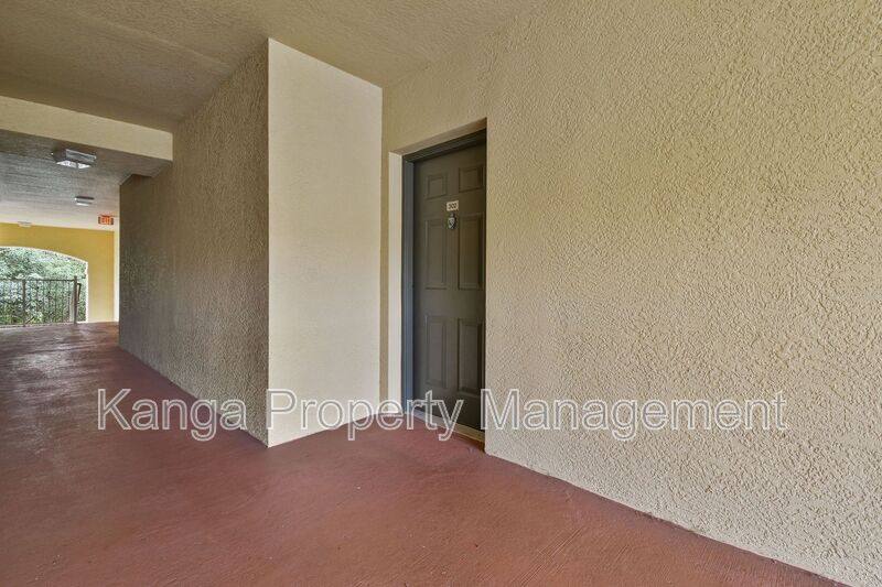 Condo for rent at 6556 Emerald Dunes Dr #302, West Palm Beach, FL 33411
