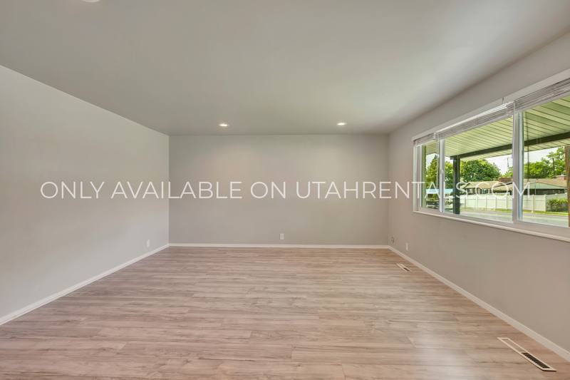 House for rent at 786 E 350 N, Kaysville, UT 84037