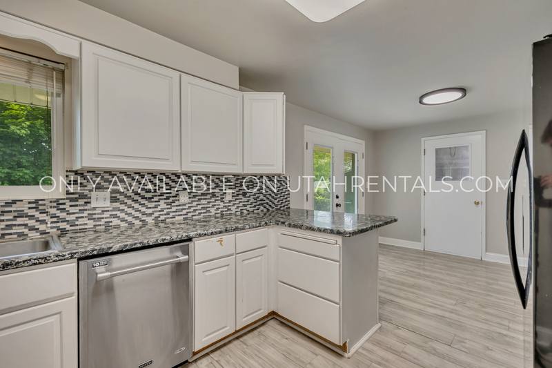 House for rent at 786 E 350 N, Kaysville, UT 84037
