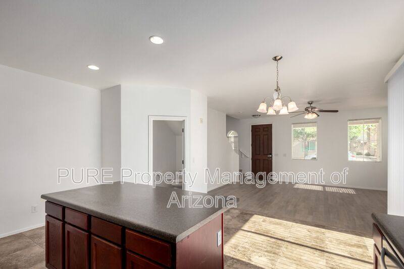 Townhouse for rent at 4044 E Oakland St, Gilbert, AZ 85295