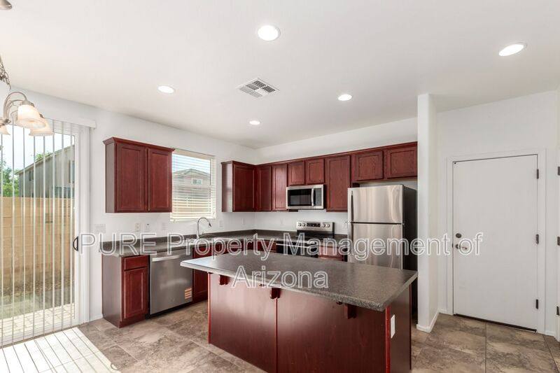 Townhouse for rent at 4044 E Oakland St, Gilbert, AZ 85295