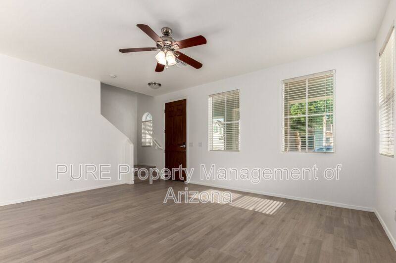 Townhouse for rent at 4044 E Oakland St, Gilbert, AZ 85295