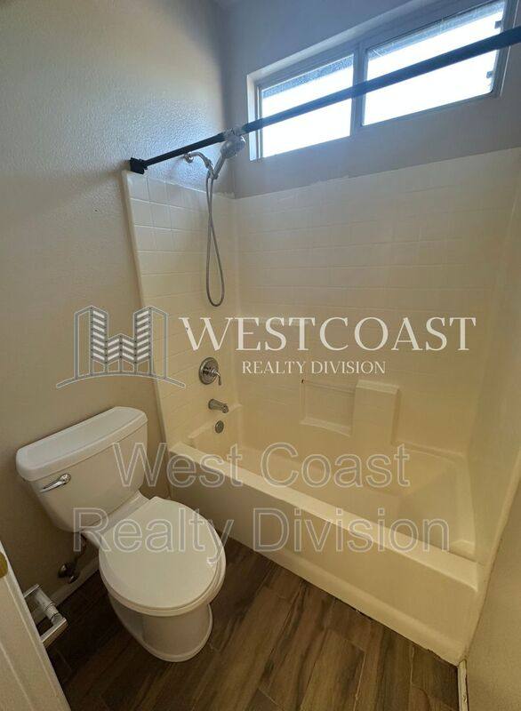 Townhouse for rent at 26719 Evergreen Ave, Murrieta, CA 92563