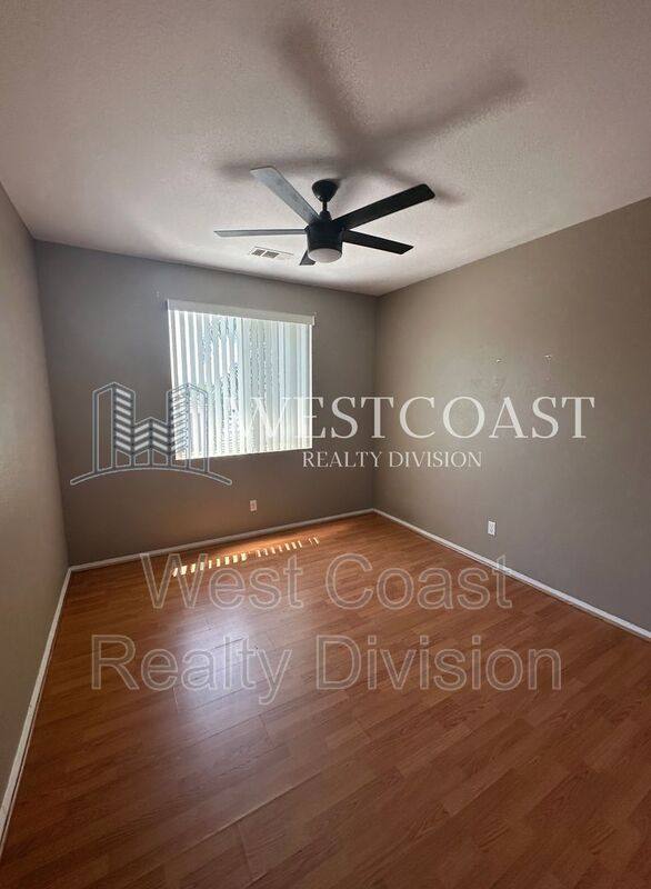 Townhouse for rent at 26719 Evergreen Ave, Murrieta, CA 92563