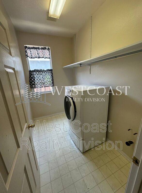 Townhouse for rent at 26719 Evergreen Ave, Murrieta, CA 92563