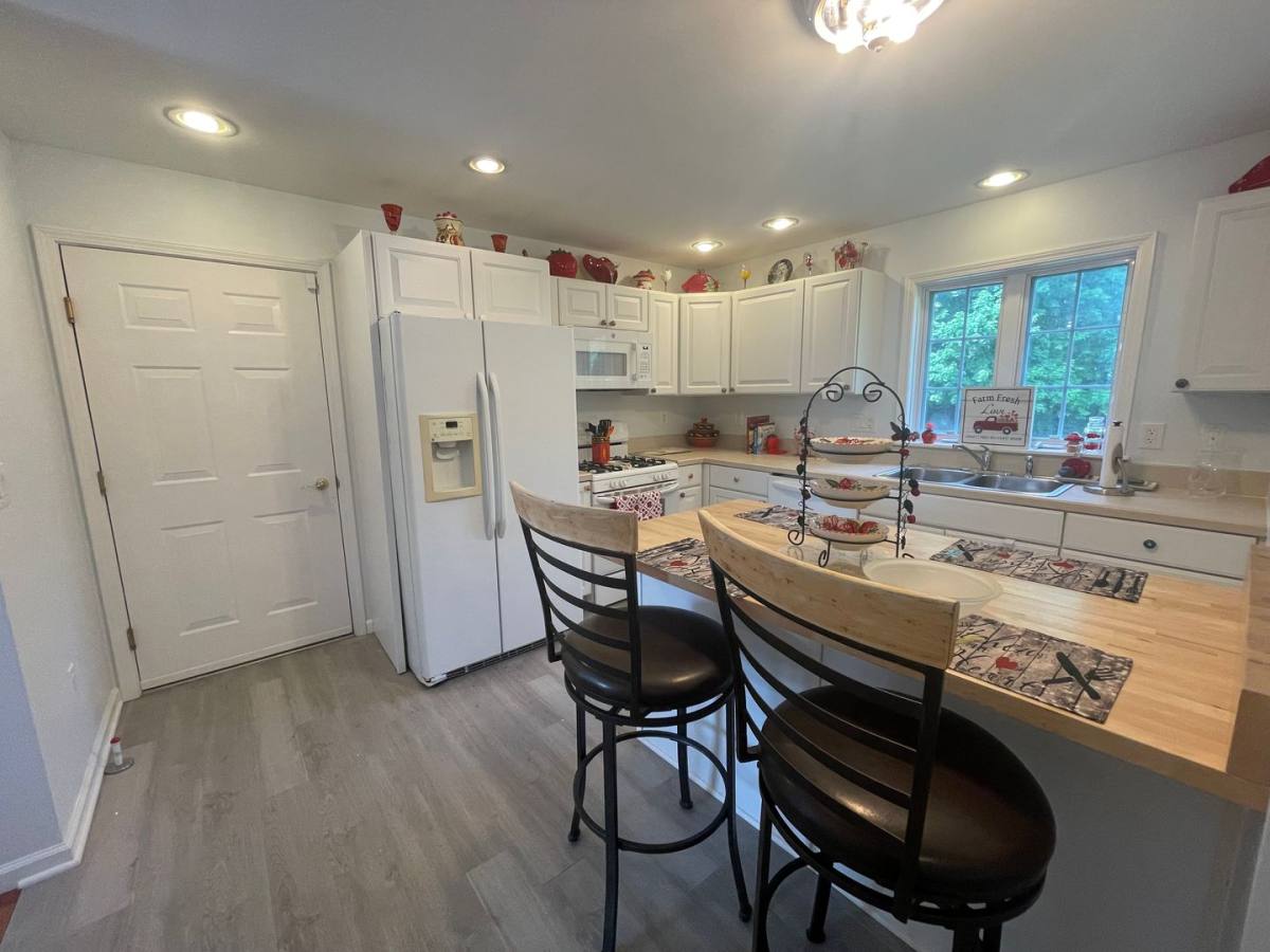 Apartment for rent at 14 Richardson St, Cheshire, MA 01225
