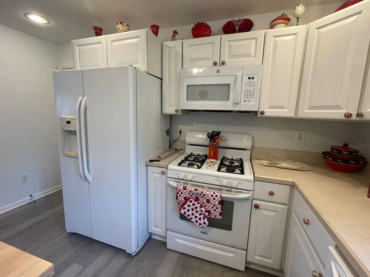 Apartment for rent at 14 Richardson St, Cheshire, MA 01225