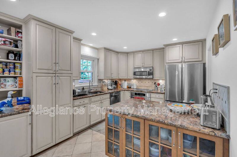 Townhouse for rent at 6861 Williamsburg Pond Court, Falls Church, VA 22043