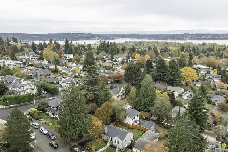 House for rent at 6252 52nd Ave NE #B, Seattle, WA 98115