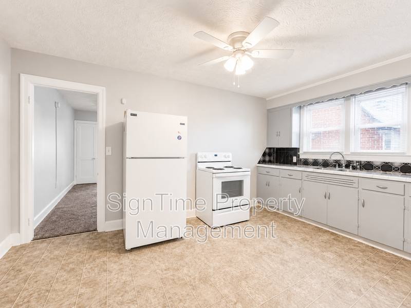Apartment for rent at 231 N Cleveland Ave #2, Hagerstown, MD 21740