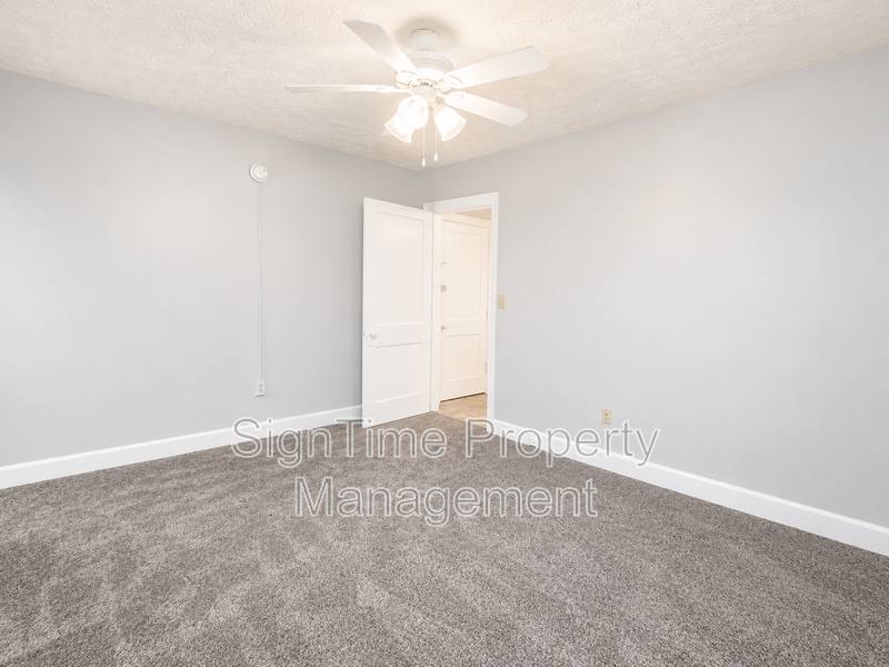 Apartment for rent at 231 N Cleveland Ave #2, Hagerstown, MD 21740