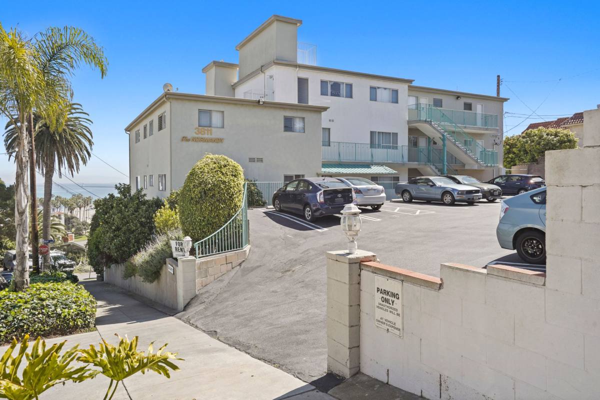 Apartment for rent at 3811 Bluff Place, San Pedro, CA 90731
