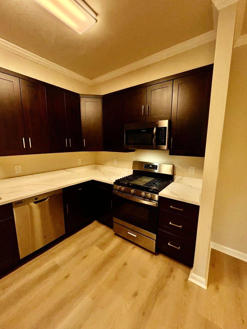 Apartment for rent at 4050 17th St, San Francisco, CA 94114