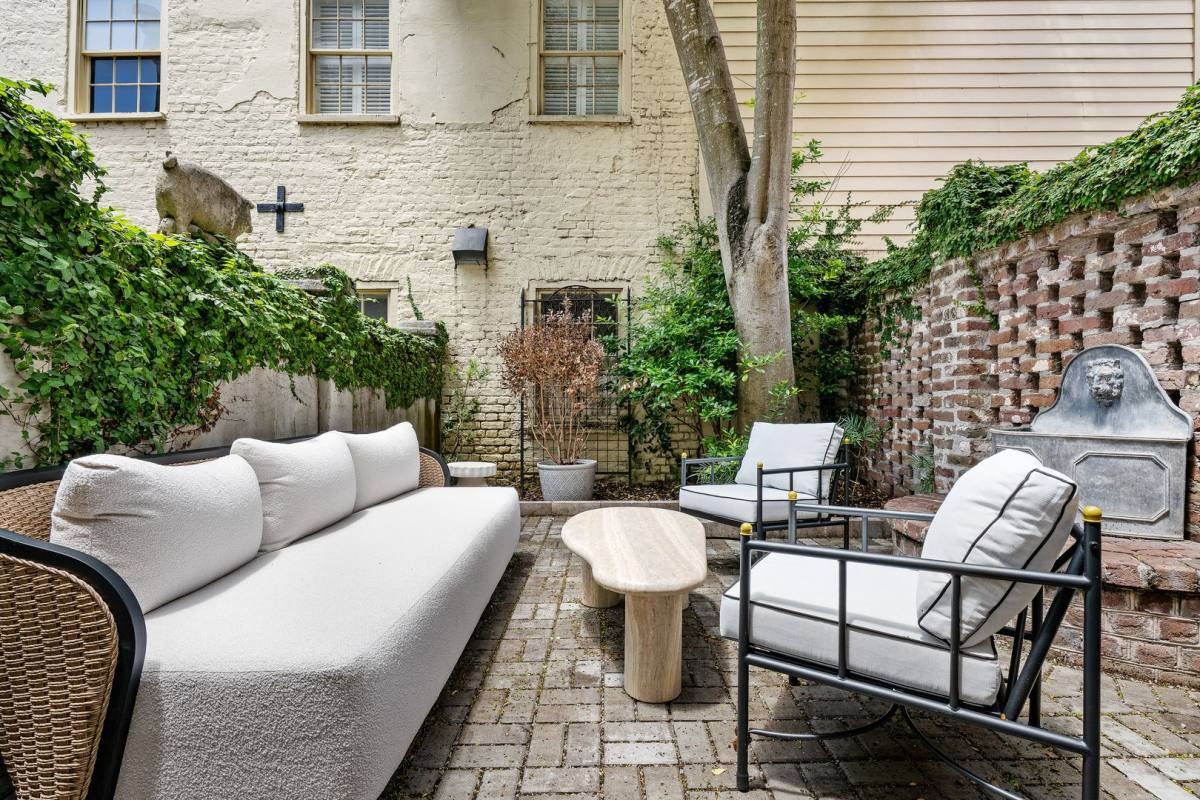 Townhouse for rent at 38 Elliot St, Charleston, SC 29401