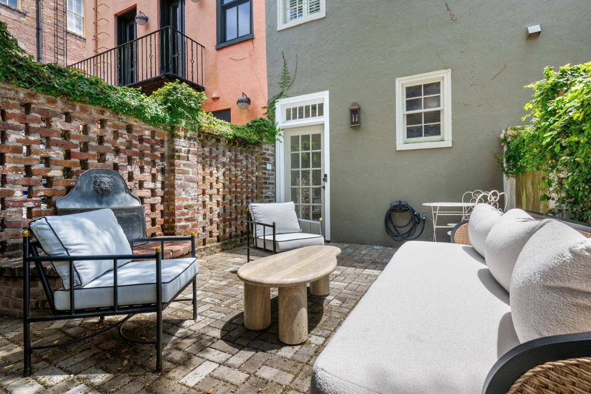 Townhouse for rent at 38 Elliot St, Charleston, SC 29401