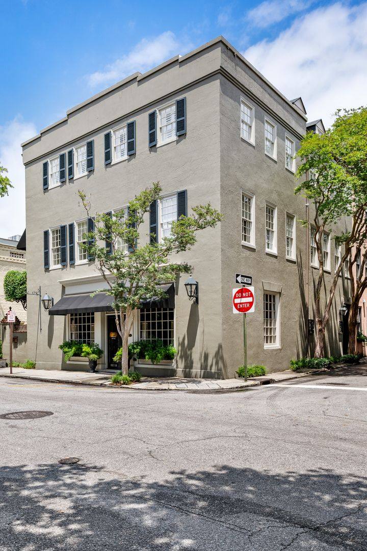 Townhouse for rent at 38 Elliot St, Charleston, SC 29401