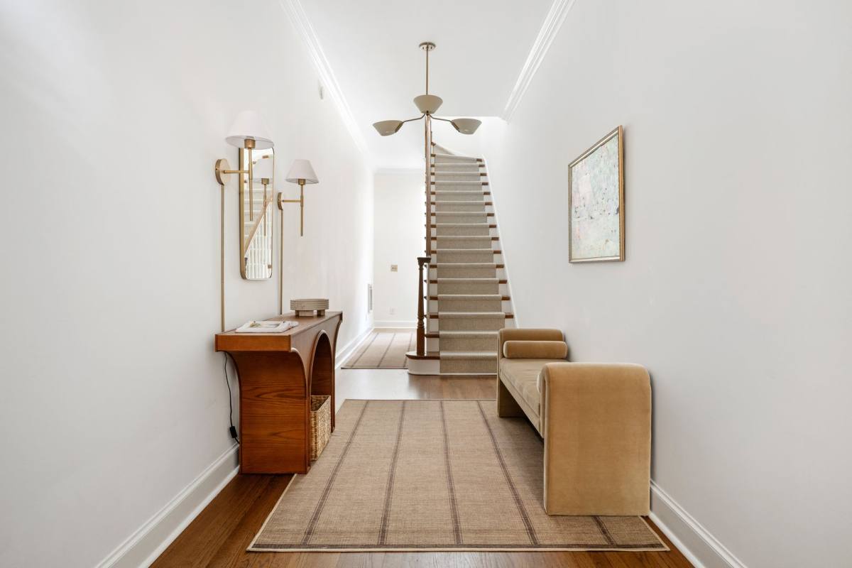 Townhouse for rent at 38 Elliot St, Charleston, SC 29401