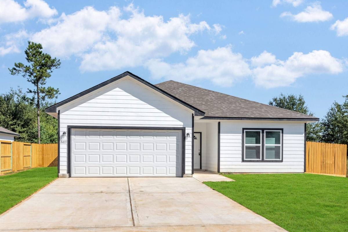 House for rent at 1683 County Rd, Cleveland, TX 77327