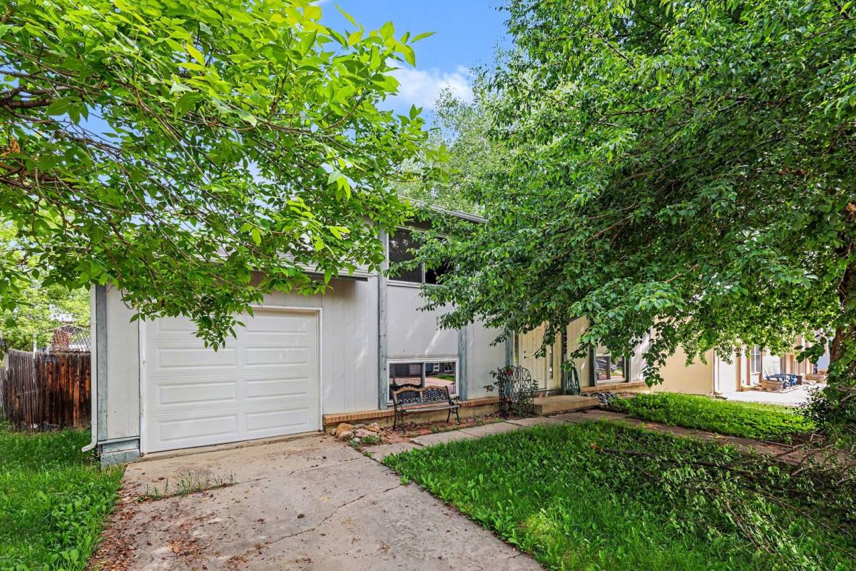House for rent at 18967 W 61st Ave, Golden, CO 80403