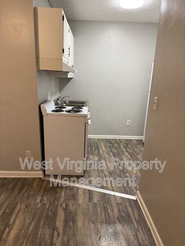 Apartment for rent at 852 Mercer St #2, Princeton, WV 24740