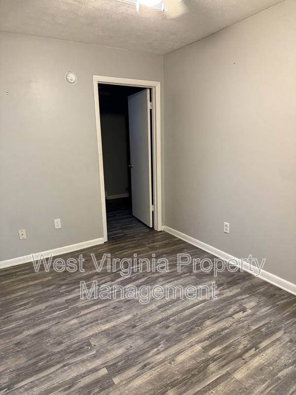 Apartment for rent at 852 Mercer St #2, Princeton, WV 24740