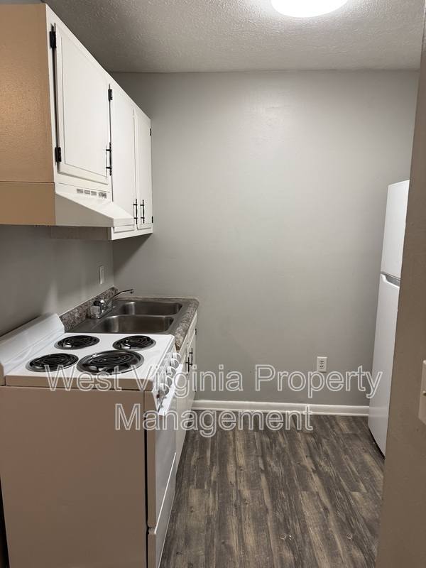 Apartment for rent at 852 Mercer St #2, Princeton, WV 24740