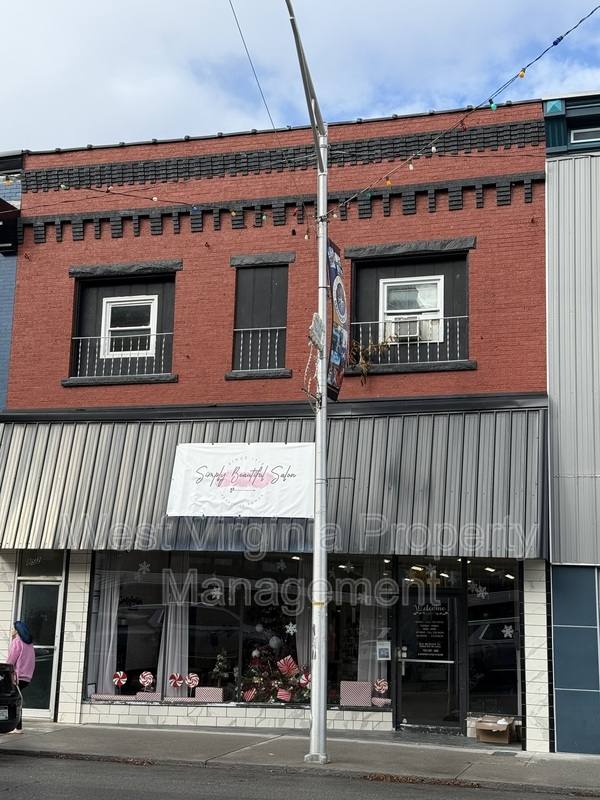 Apartment for rent at 852 Mercer St #2, Princeton, WV 24740