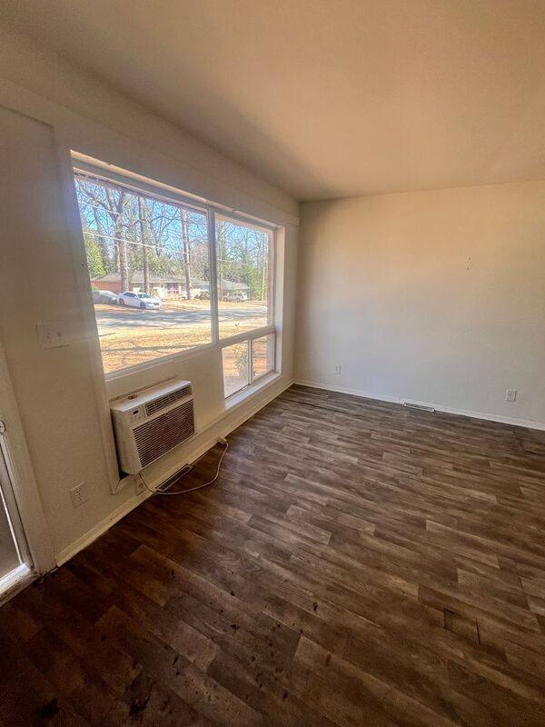 Apartment for rent at 532 Camrose Dr, Charlotte, NC 28215