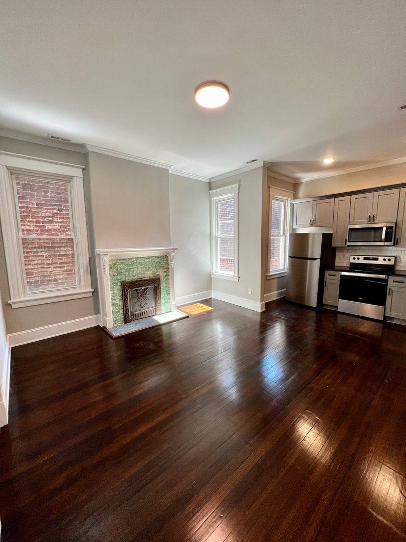 Apartment for rent at 2331 W Grace, Richmond, VA 23220