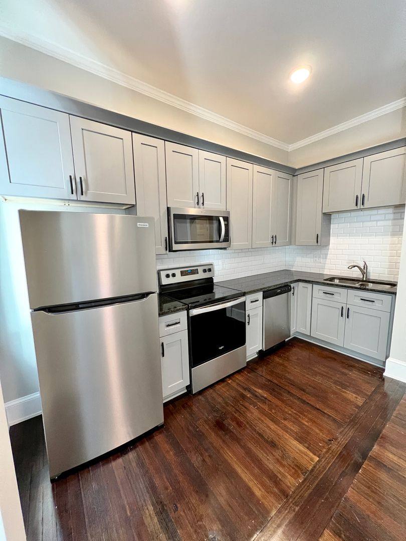 Apartment for rent at 2331 W Grace, Richmond, VA 23220