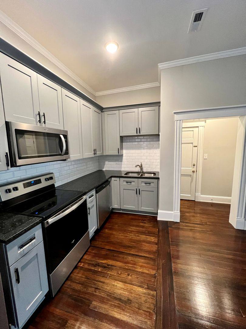 Apartment for rent at 2331 W Grace, Richmond, VA 23220