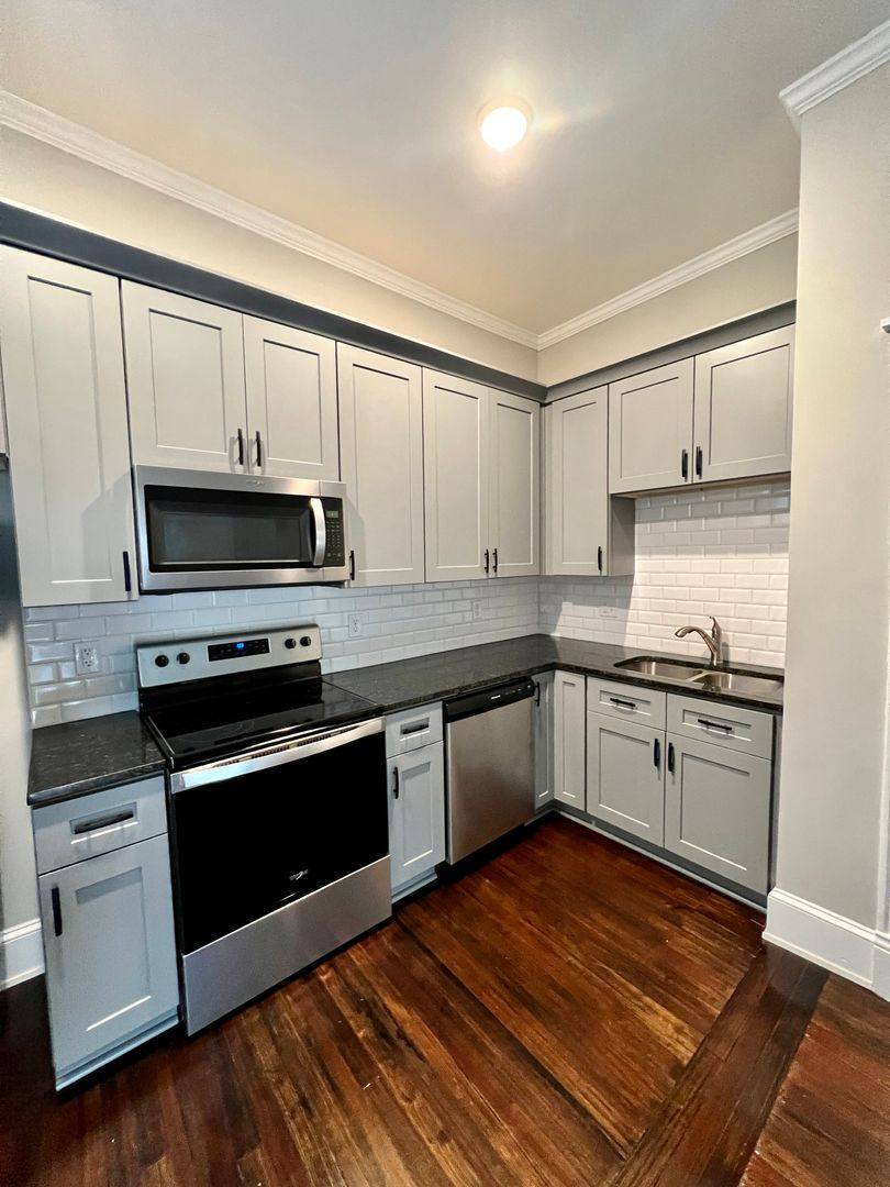 Apartment for rent at 2331 W Grace, Richmond, VA 23220