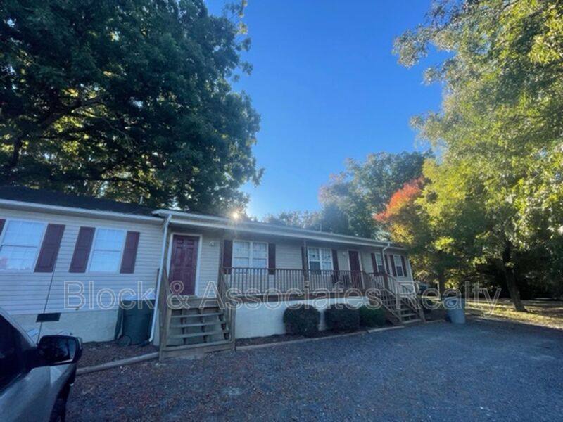 Apartment for rent at 115 Farmer Rd #B, Asheboro, NC 27203