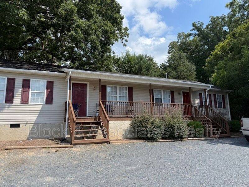 Apartment for rent at 115 Farmer Rd #B, Asheboro, NC 27203