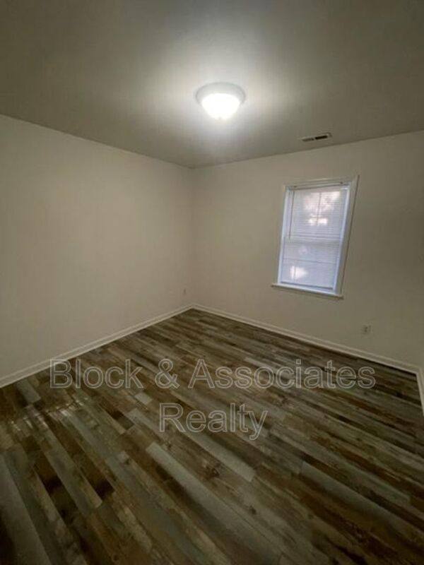 Apartment for rent at 115 Farmer Rd #B, Asheboro, NC 27203