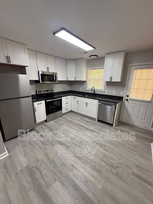 Apartment for rent at 115 Farmer Rd #B, Asheboro, NC 27203