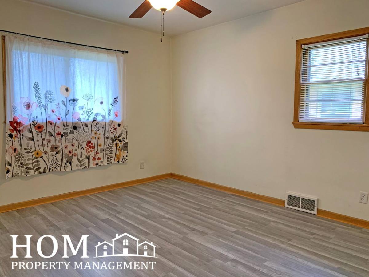 Apartment for rent at 1103 N 6th St, Mankato, MN 56001