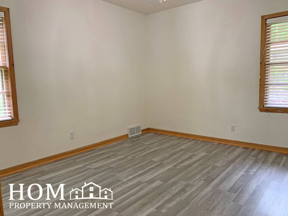 Apartment for rent at 1103 N 6th St, Mankato, MN 56001