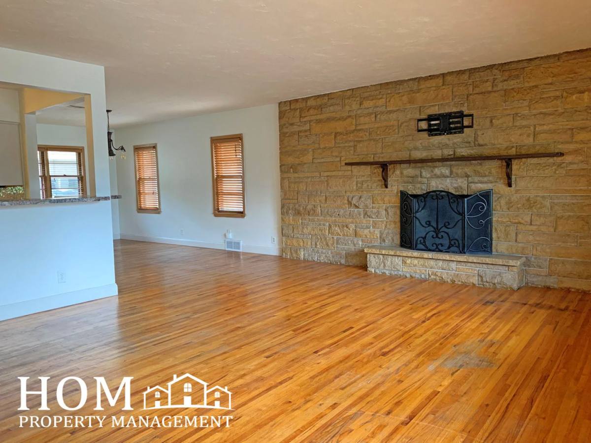 Apartment for rent at 1103 N 6th St, Mankato, MN 56001