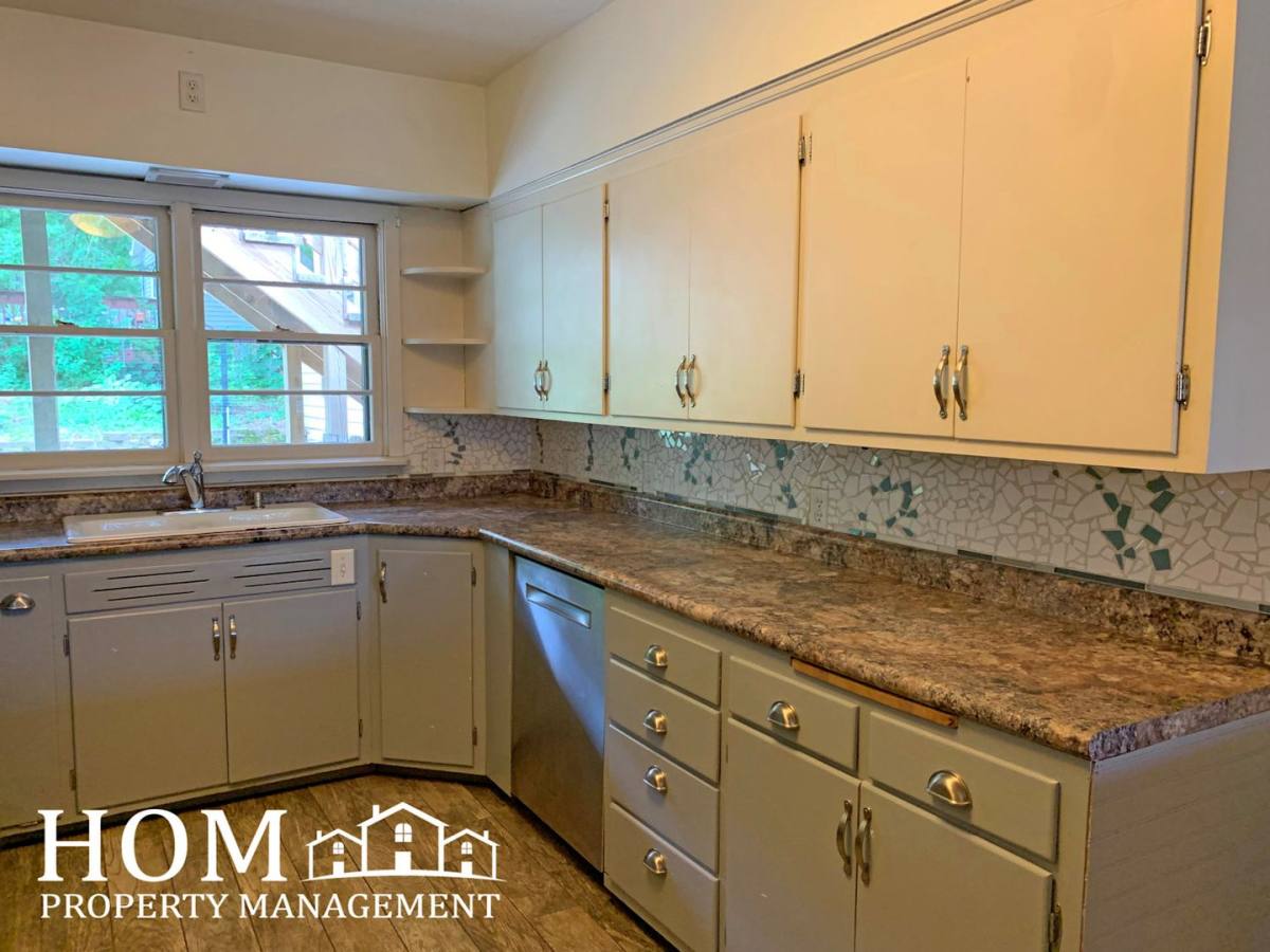 Apartment for rent at 1103 N 6th St, Mankato, MN 56001