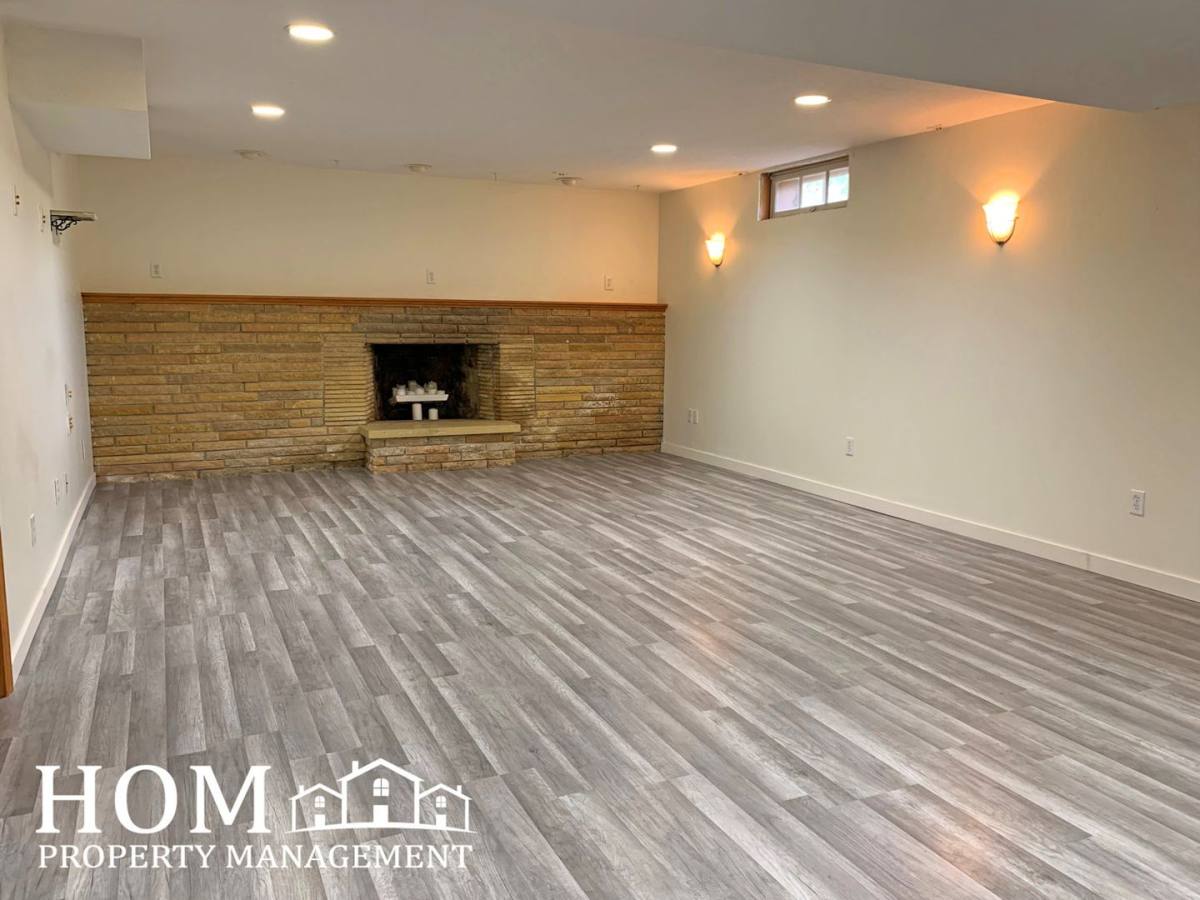 Apartment for rent at 1103 N 6th St, Mankato, MN 56001