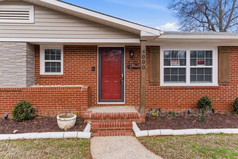 House for rent at 4000 Fieldcrest Rd, Charlotte, NC 28217