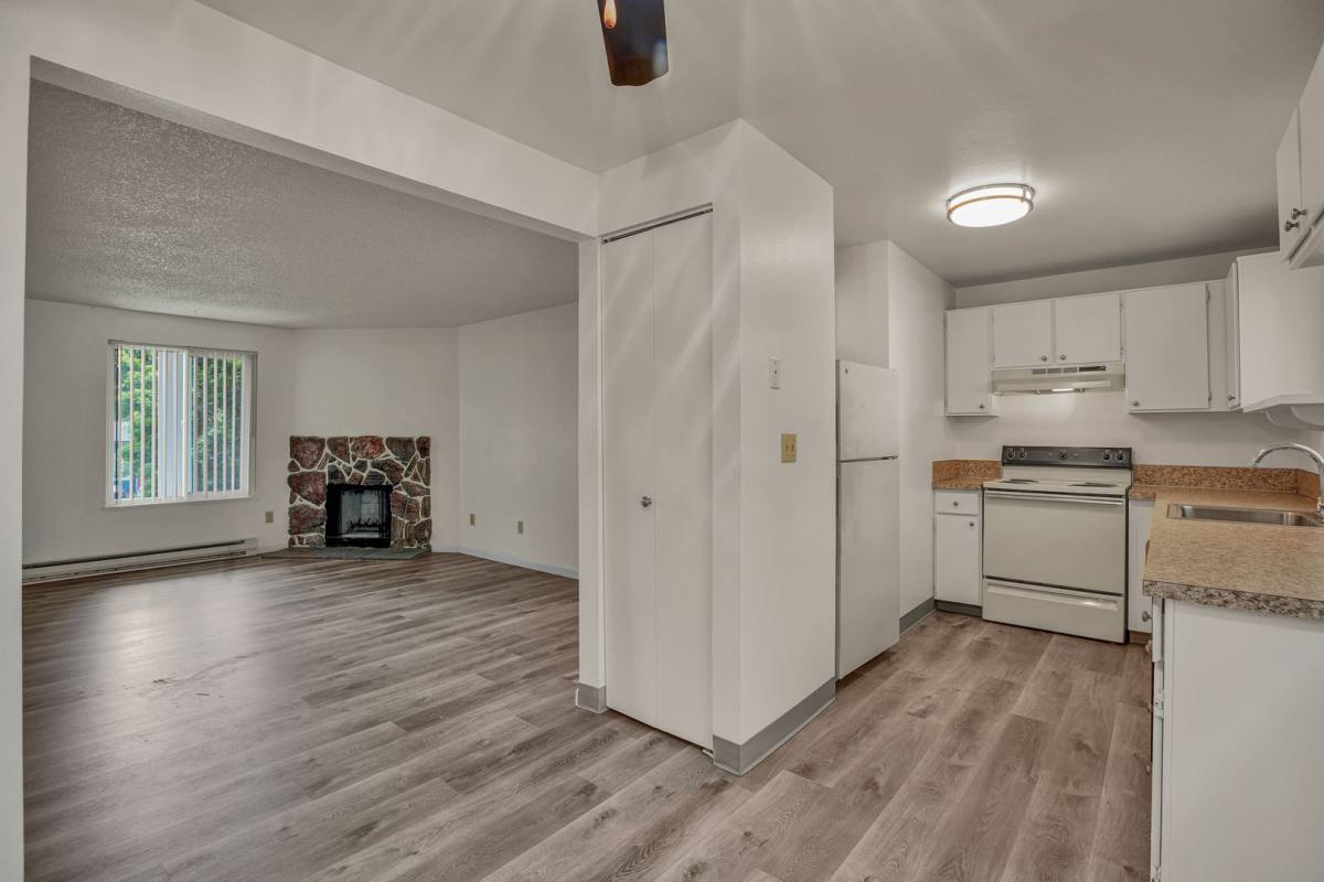 Apartment for rent at 1700 Blankenship Rd, West Linn, OR 97068